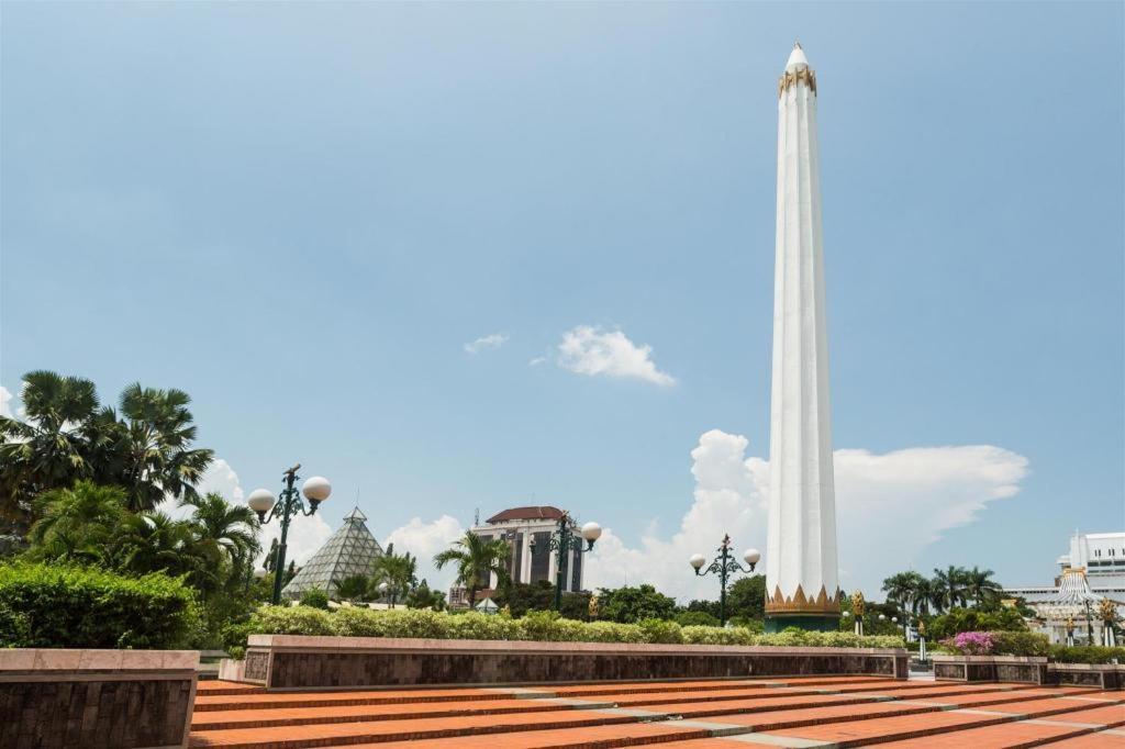 Andalus Hotel Surabaya Exterior photo