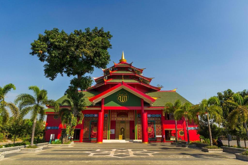 Andalus Hotel Surabaya Exterior photo